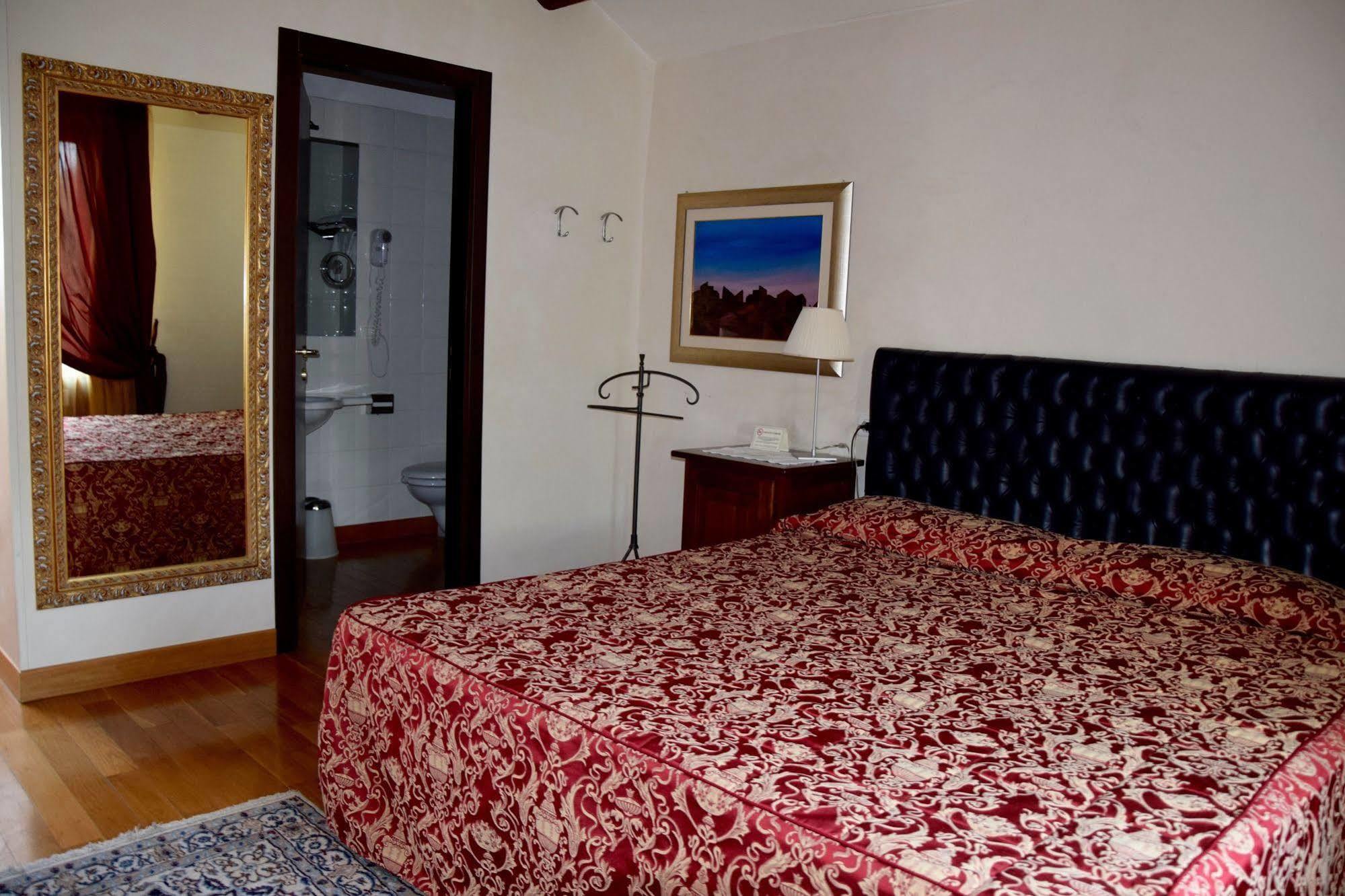 La Torre Hotel Moie Exterior photo